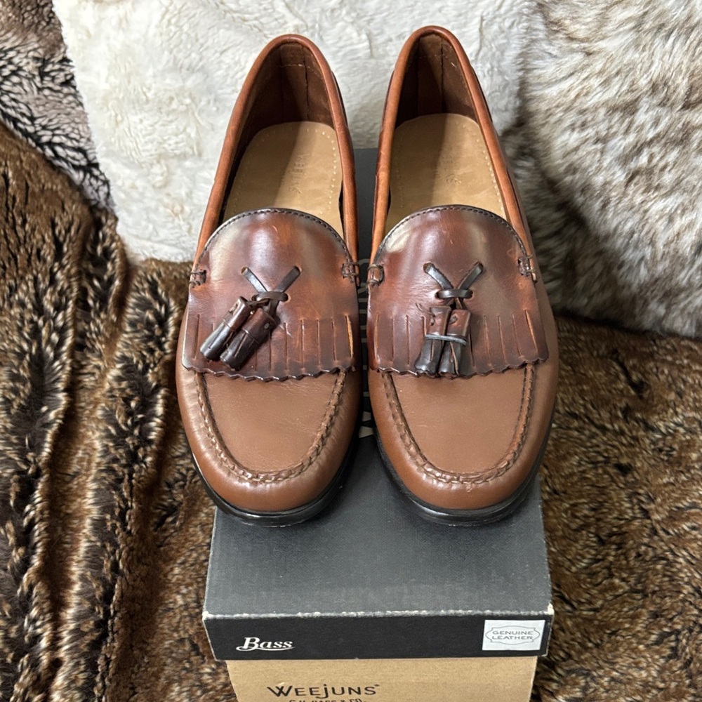 GH Bass Women’s 9.5 Genuine Leather Brown Tassel Loafers - Picture 6 of 11